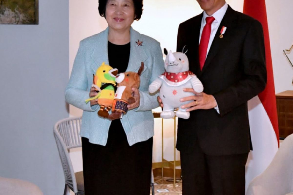 Asian Games - Jokowi meets with China`s Deputy PM before opening Asian Games