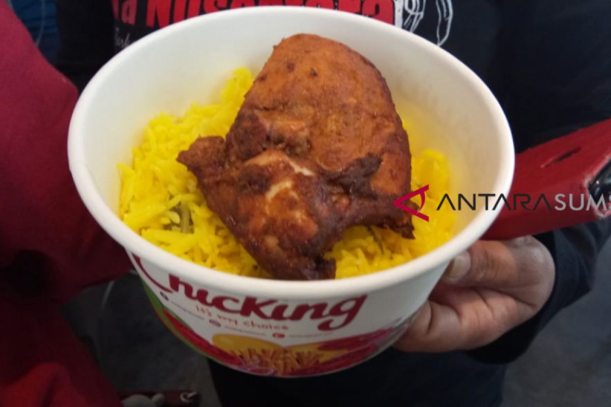 Menikmati nasi kuning arab dari Dubai