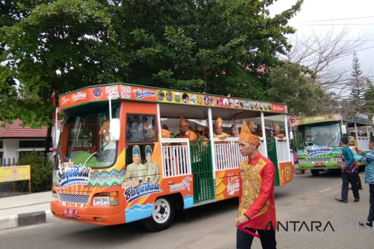 Bus wisata Banjarbaru disukai masyarakat