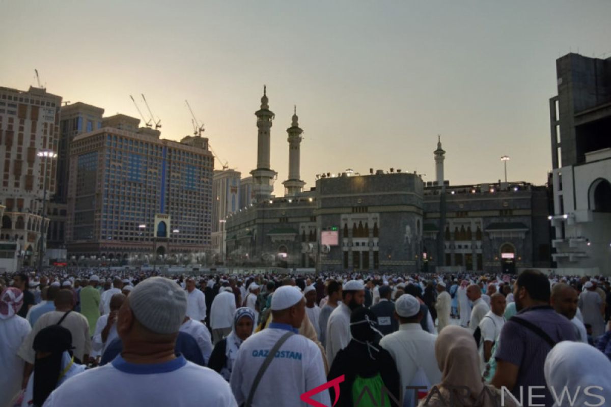 Laporan dari Mekkah - Jamaah berthawaf wada' di Masjidil Haram