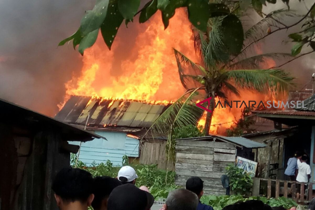 Rumah warga OKU ludes terbakar