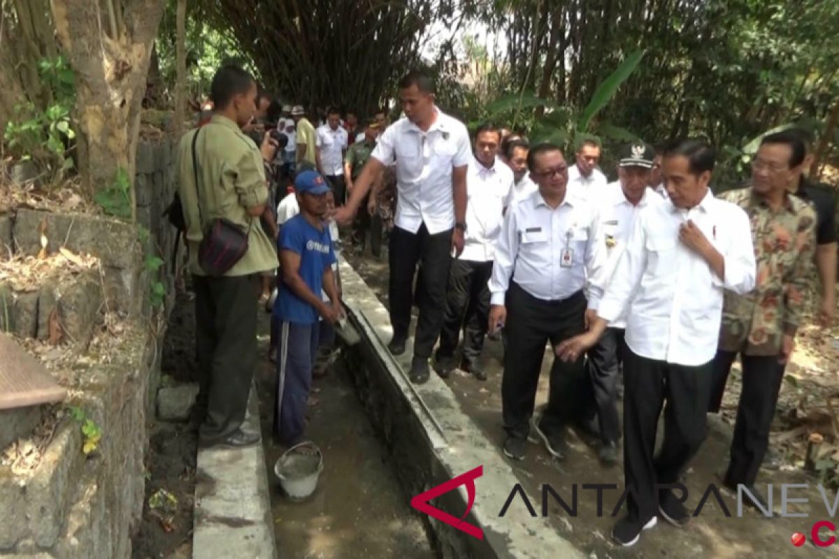 Presiden tinjau pemanfaatan dana desa di Sleman