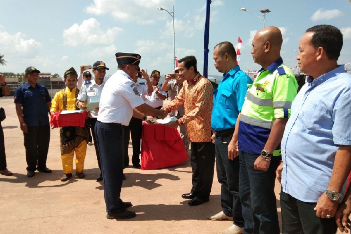 Kementerian Perhubungan beri penghargaan PT WHWAR