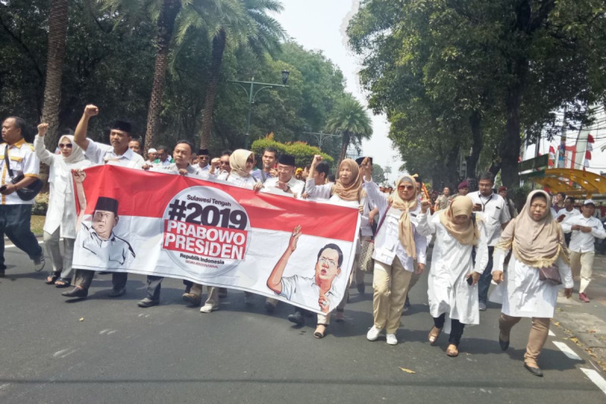 Prabowo-Sandiaga ke KPU diiringi shalawat