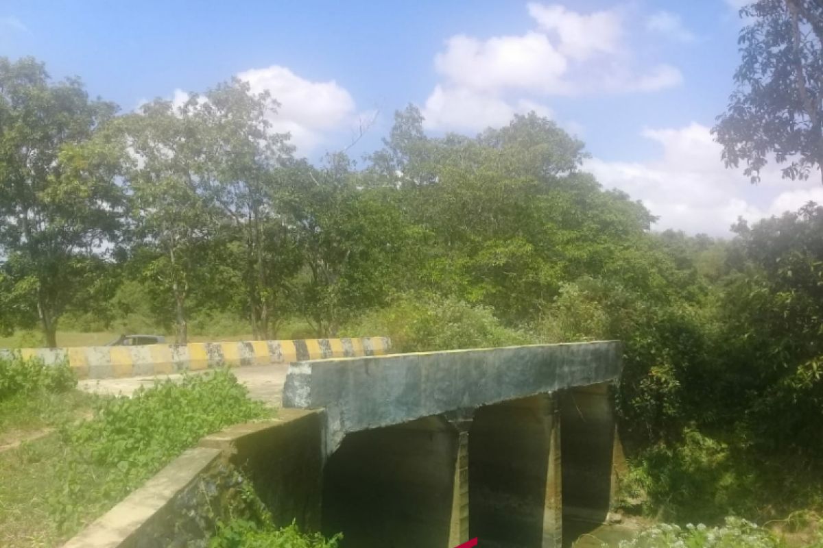 Warga Pertanyakan Pembangunan Jembatan Kelurahan Angsau-Desa Kunyit