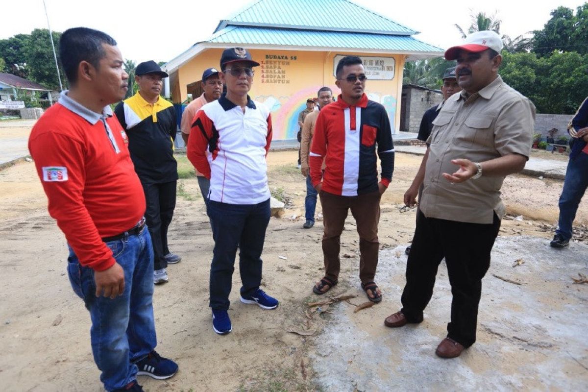 Bupati Karimun minta kepala desa aktif berkomunikasi