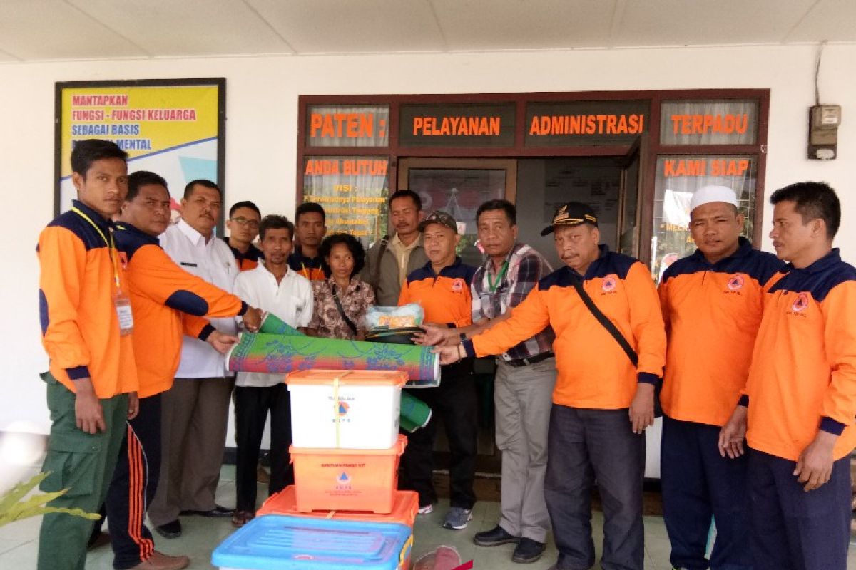 BPBD Tapsel bantu korban kebakaran