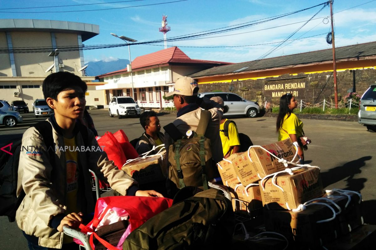 BUMN Hadir-Rombongan SMN Papua Barat tiba Manokwari