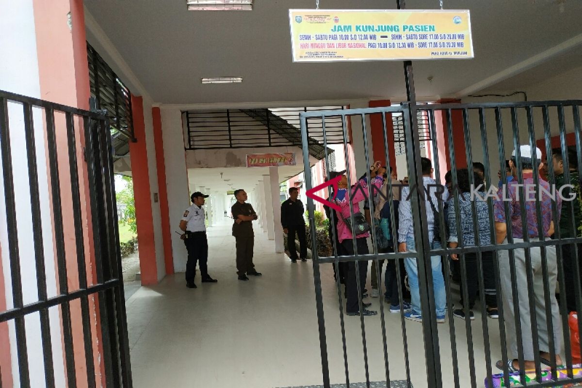 RSUD Murjani Sampit pertimbangkan minta bantuan polisi tertibkan pengunjung