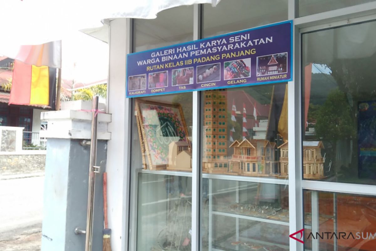 Ini dia galeri tempat memasarkan karya warga binaan Rutan Padang Panjang