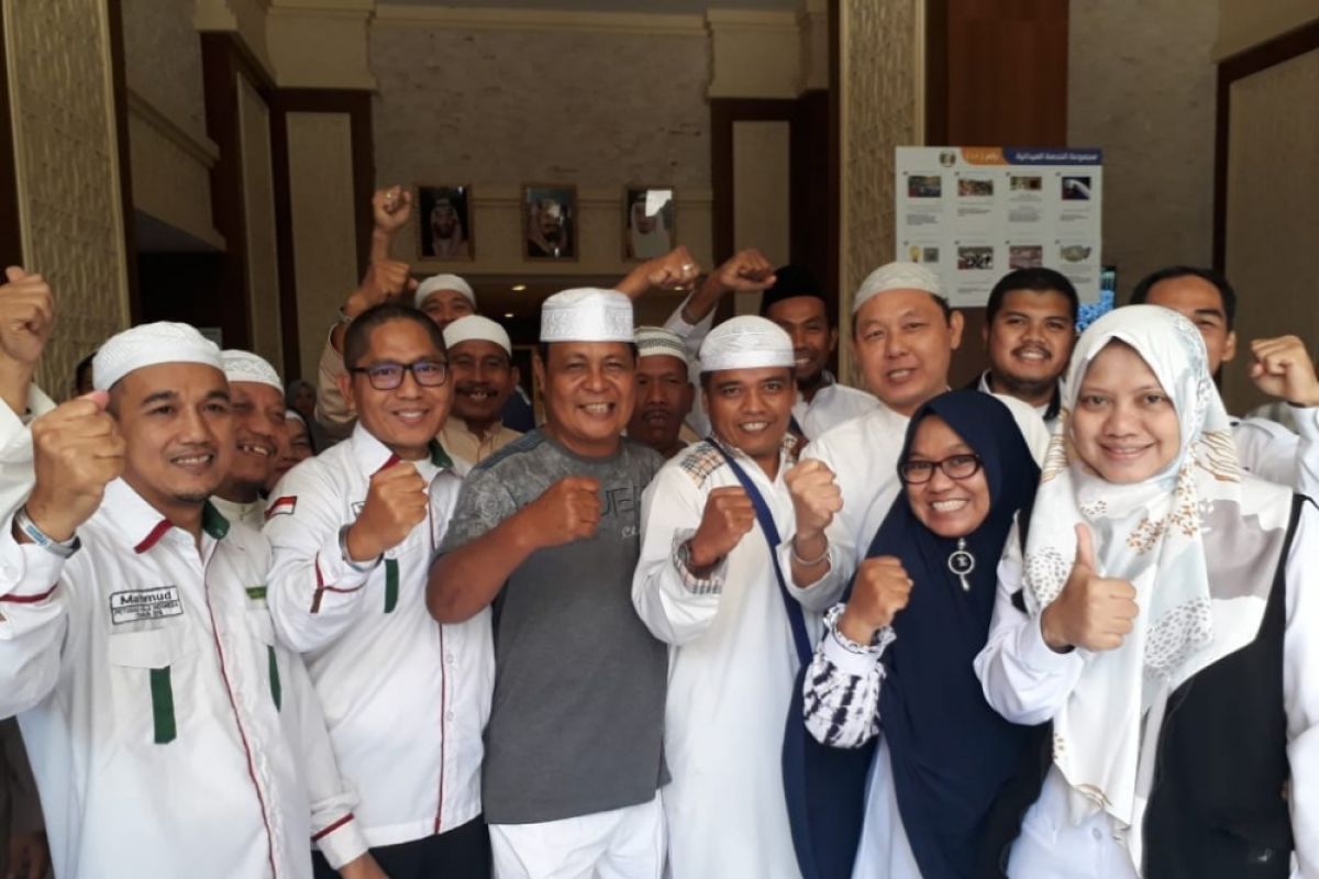 Governor visits South Kalimantan hajj candidate pilgrims