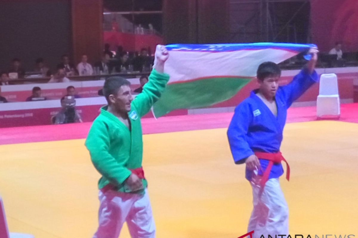 Uzbekistan sementara pimpin perolehan medali cabang kurash