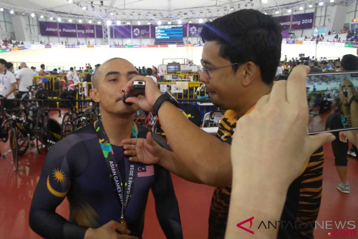 Asian Games (cycling) - Malaysia wins gold in men`s track sprint