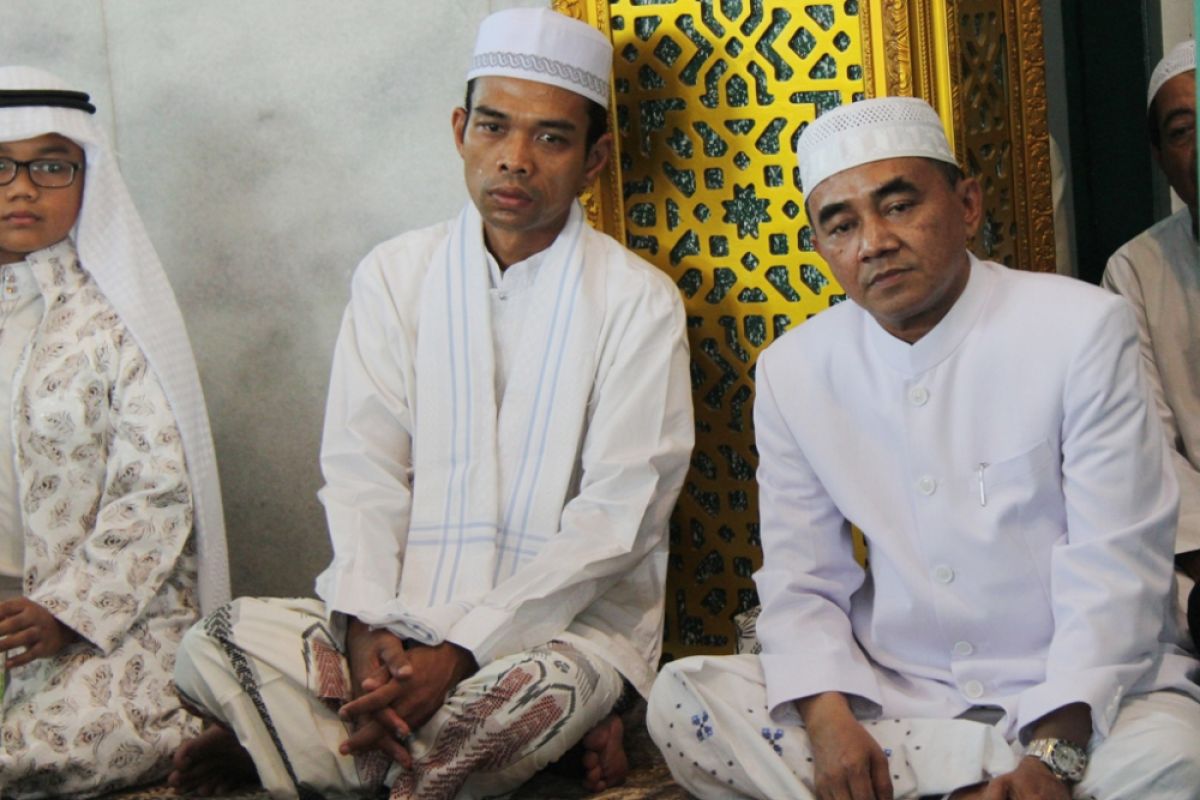 Ribuan jemaah HST ikuti Tausyiah ustadz Somad