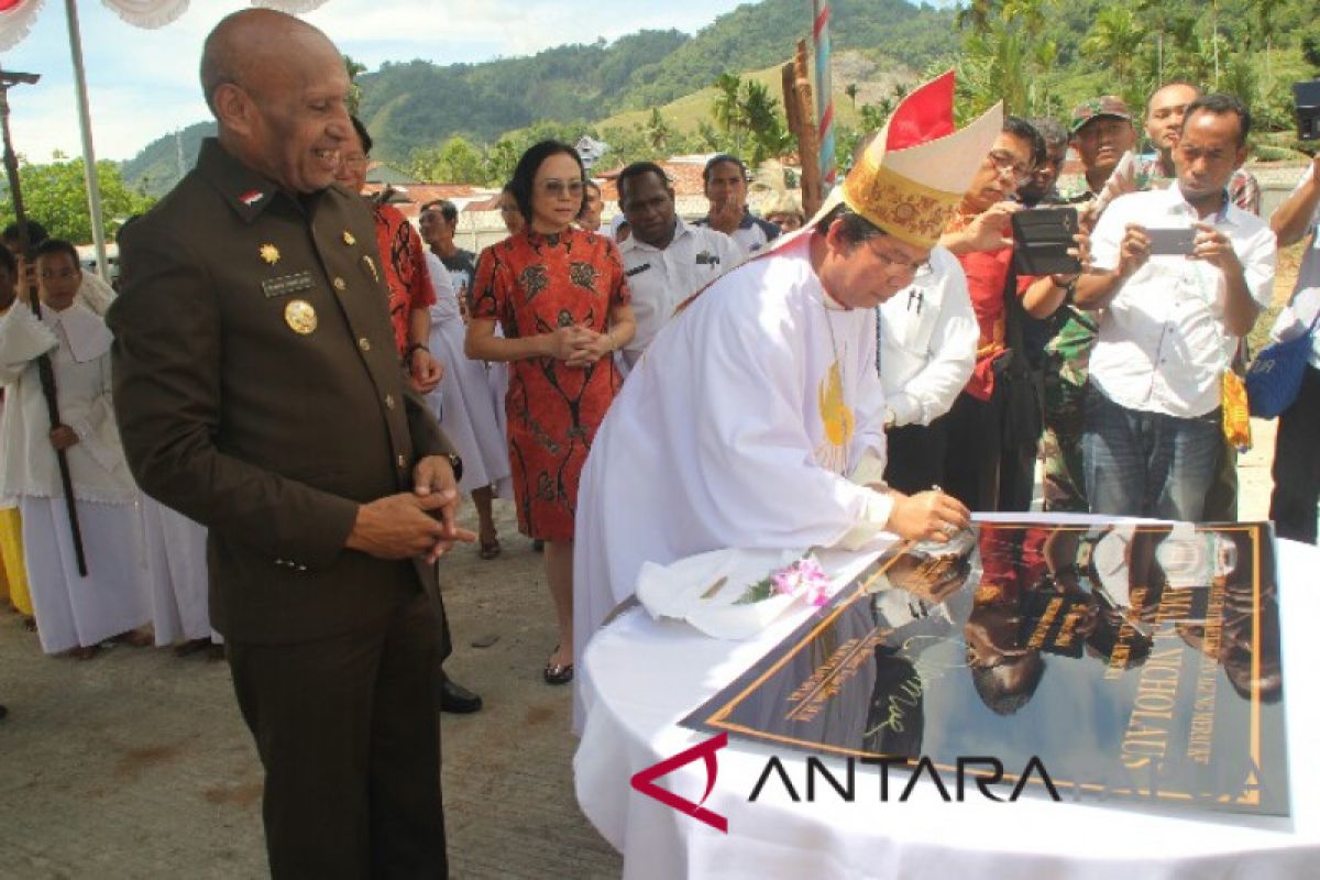 Uskup Merauke resmikan rumah studi duta damai Jayapura