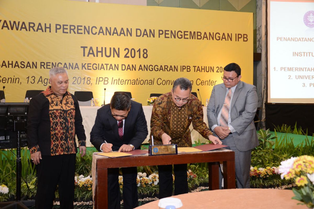 IPB Teken MoU dengan Tiga Instansi Sekaligus