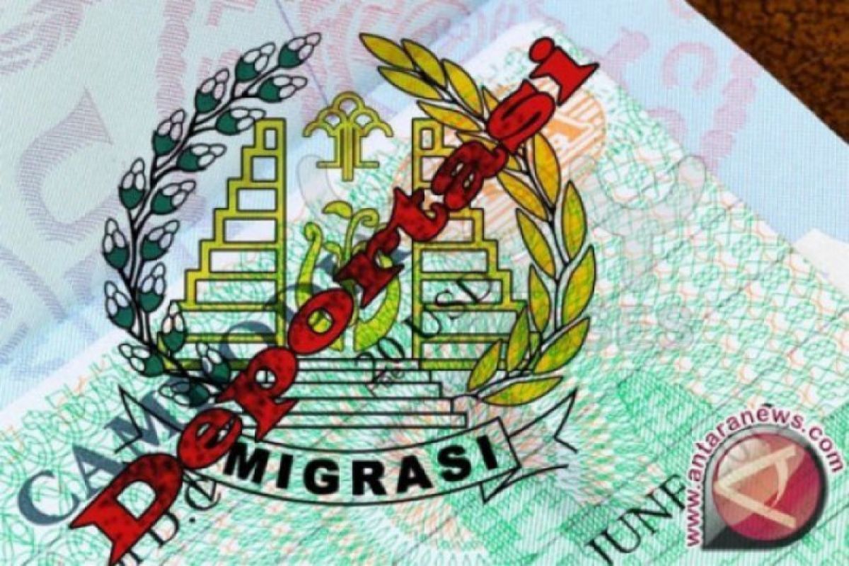 Imigrasi Palembamg deportasi  tiga warga asing
