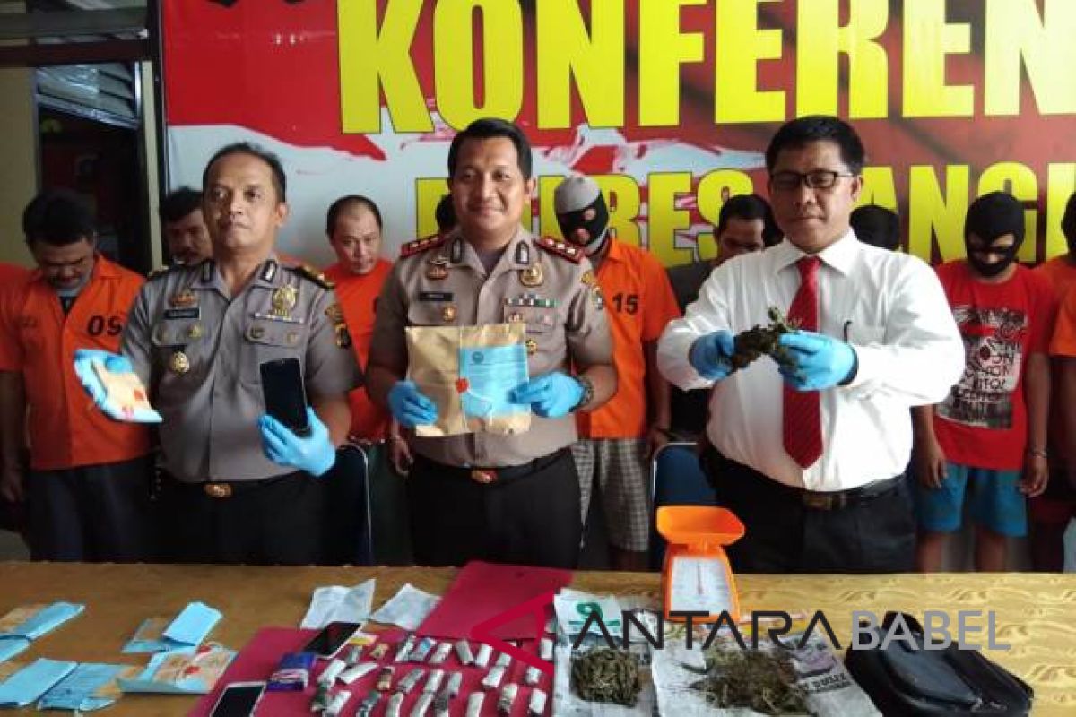 Polres Pangkalpinang ringkus tiga pengedar ganja