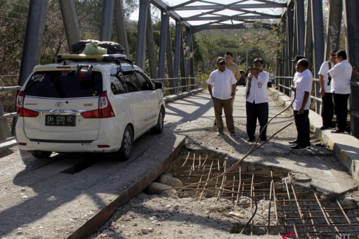 DPR sayangkan jembatan lingkar-selatan Timor belum diperbaiki
