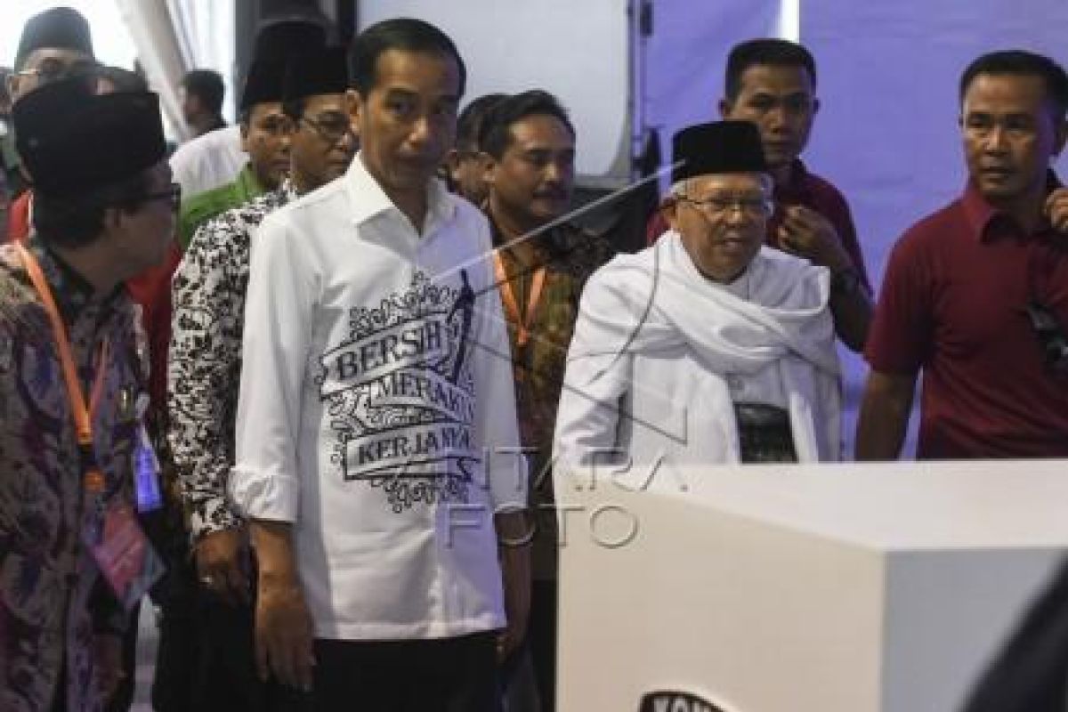 Jokowi-Ma'ruf Amin daftarkan diri sebagai pasangan capres dan cawapres ke KPU