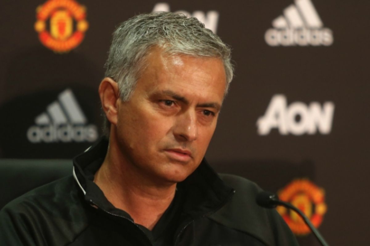 Fans United dukung Mourinho setelah menang atas Burnley