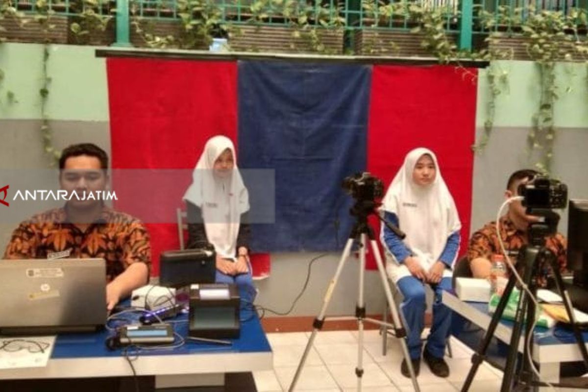 Dispendukcapil Surabaya Buka Layanan Perekaman KTP Elektronik di Empat SMA