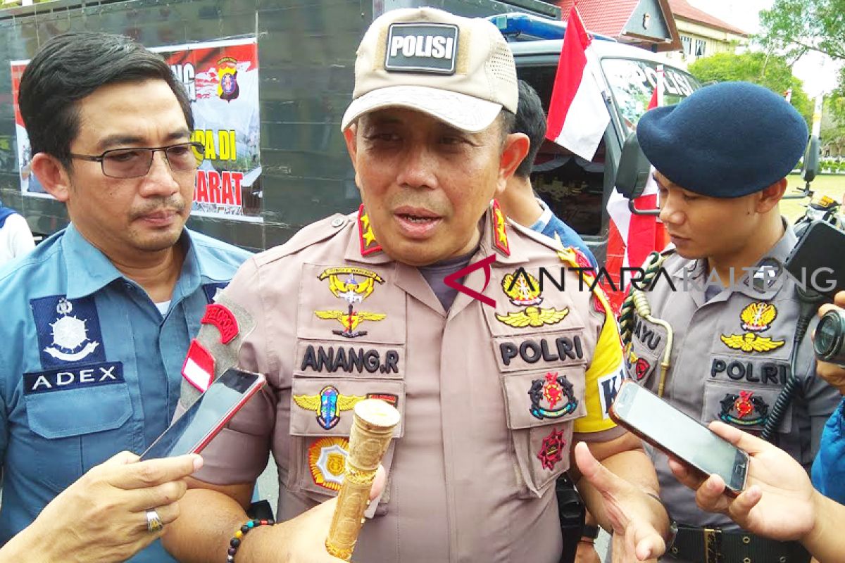 Polisi tahan tiga pembalak liar dan 800 kayu log ilegal di Desa Mantangai