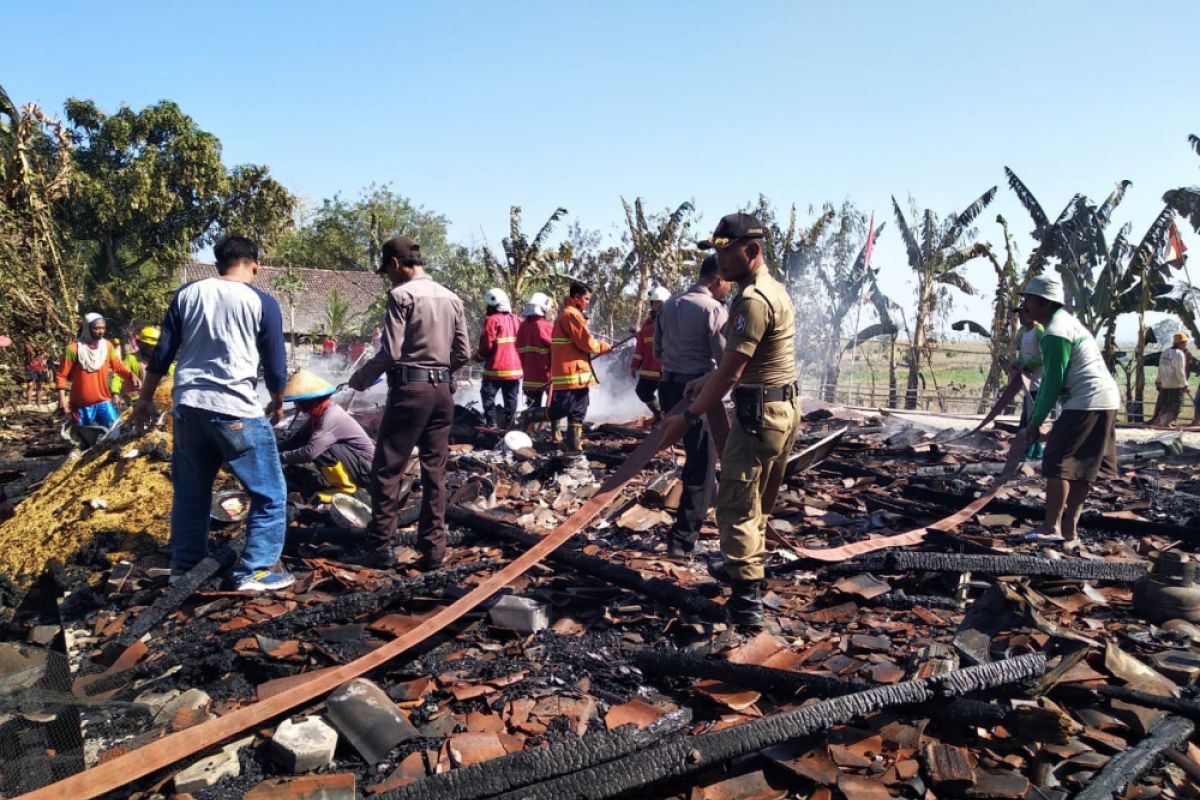 Dua Rumah di Bojonegoro Terbakar Habis