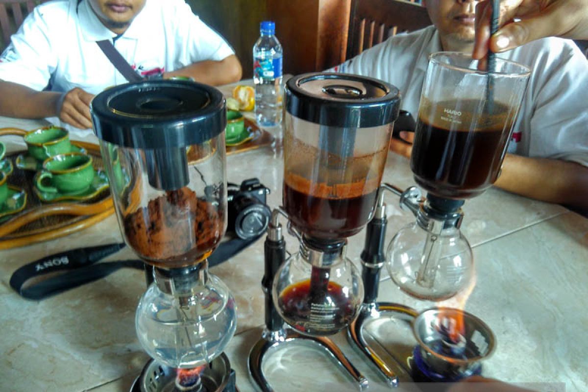 Nikmatnya Menyeruput Kopi Luwak di BAS