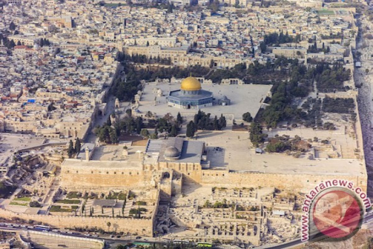 Blaze Erupts at Jerusalem's Historic al-Aqsa Mosque