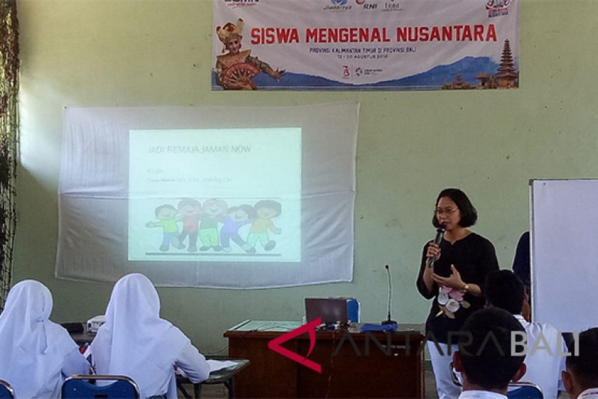 Psikolog-Dosen Komunikasi Bali motivasi peserta SMN Kaltim