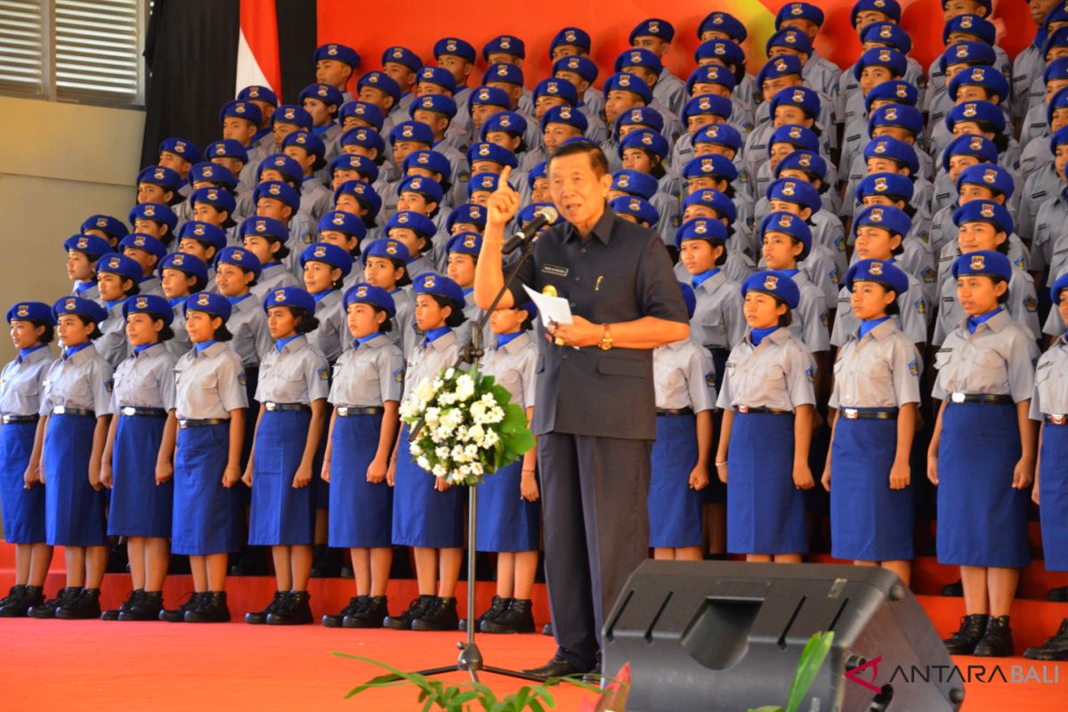 Gubernur kukuhkan siswa SMAN-SMKN Bali Mandara