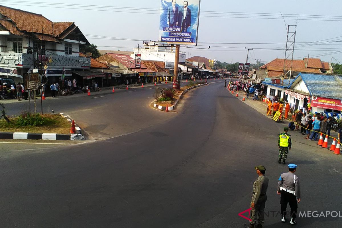 Akses ke jalur Pantura ditutup, jadi lintasan balap sepeda