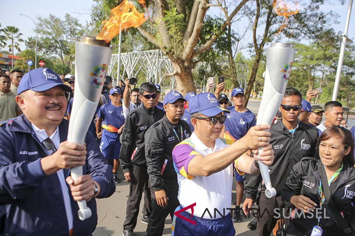 Kirab obor Asian Games sambangi kampung Al Munawar