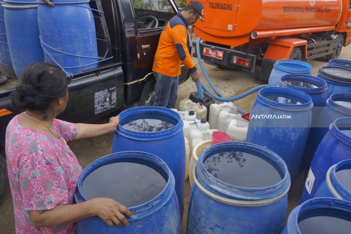 Pemkab Madiun Distribusikan Bantuan Air Bersih