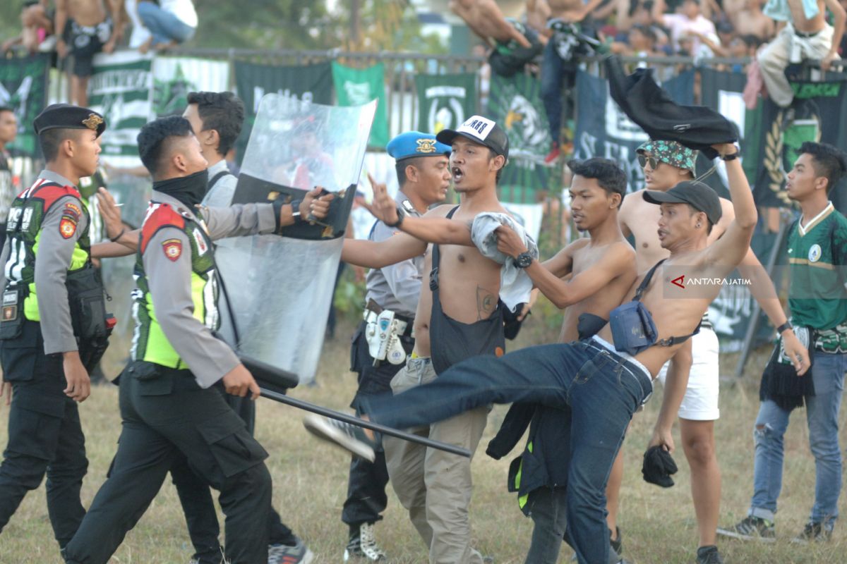 Ricuh PSS vs Arema FC, LIB bersikap setelah laporan masuk