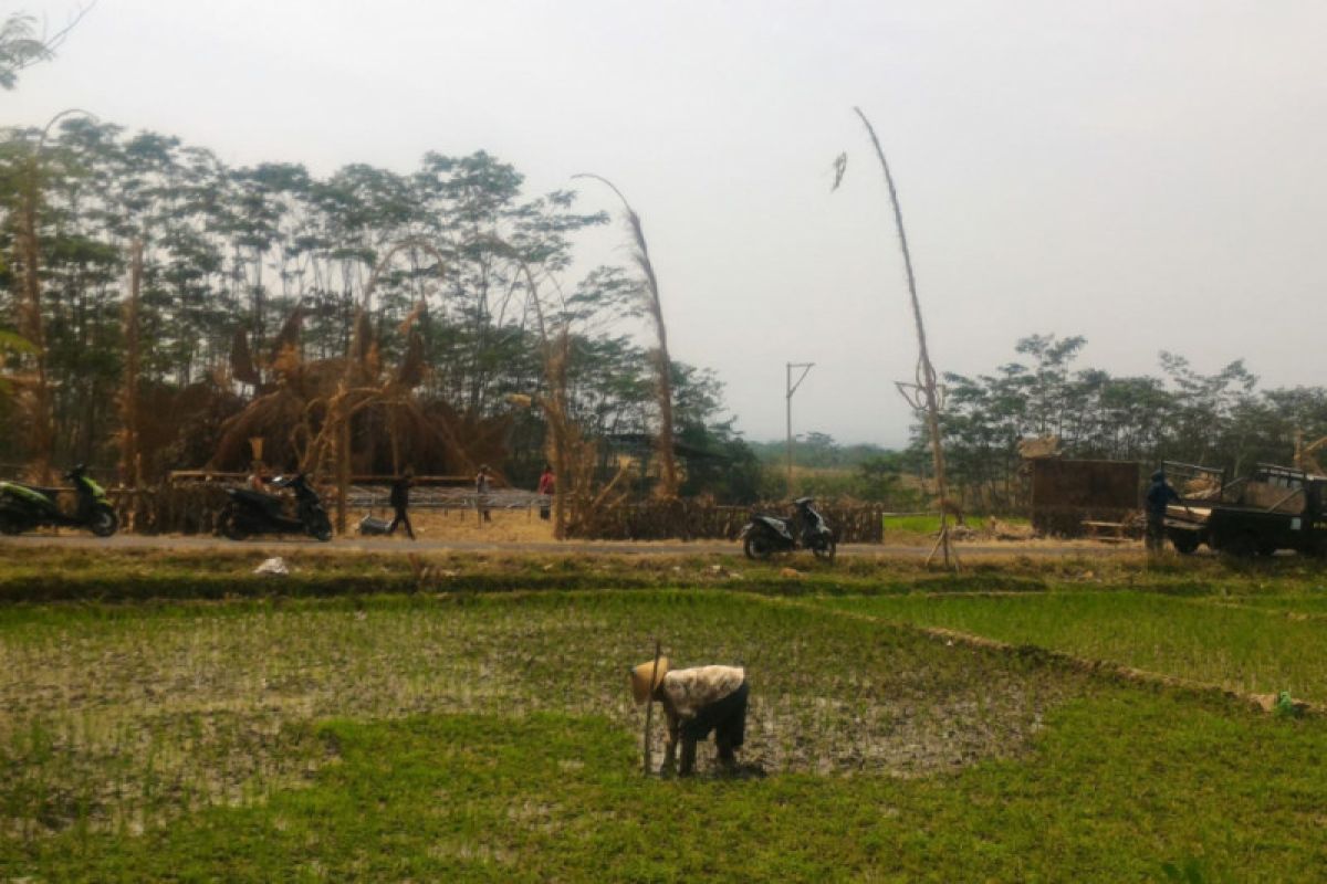 Festival Lima Gunung  "setengah kota-setengah desa"