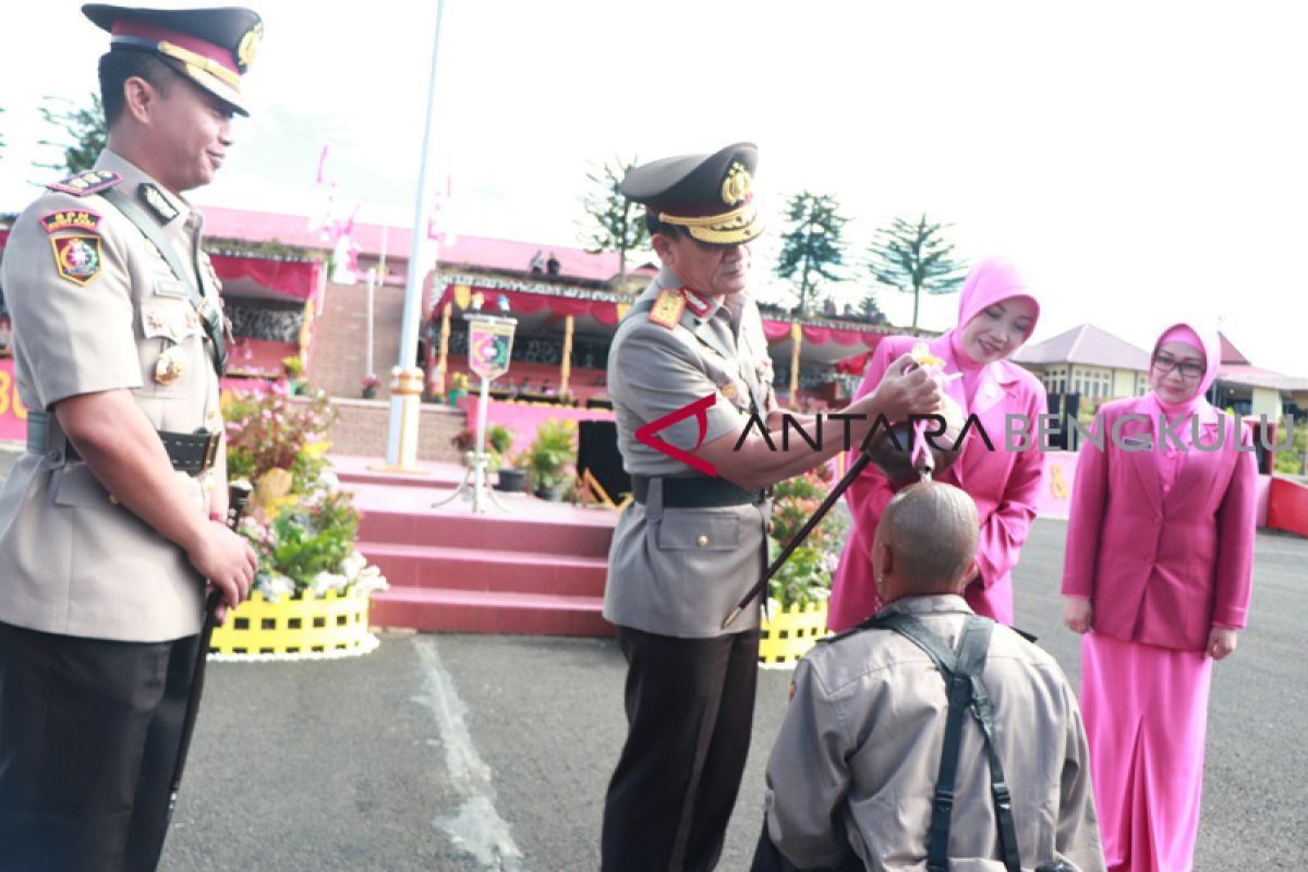 Pemuda Enggano dapat kesempatan jadi polisi