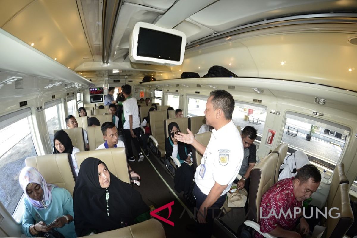 Peserta SMN Gorontalo nikmati perjalanan kereta api