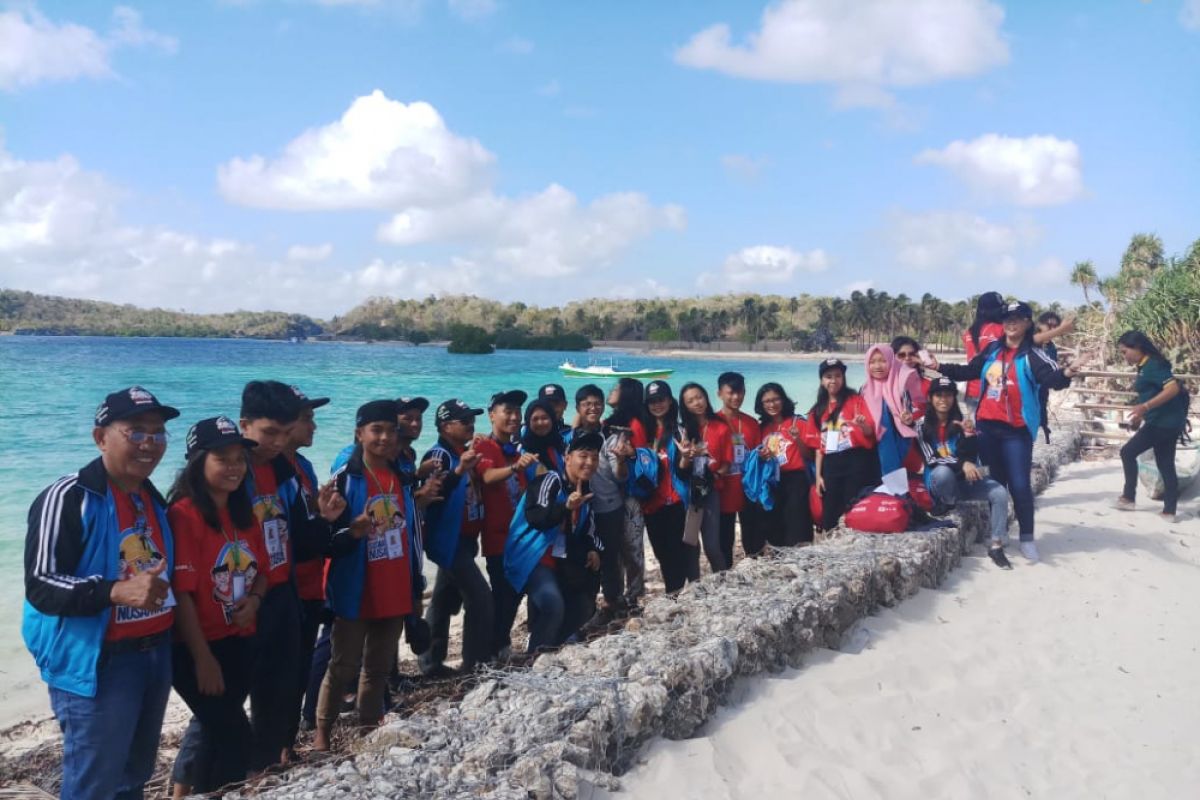 BUMN Hadir - SMN asal Sulteng pelajari kebudayaan Belitung