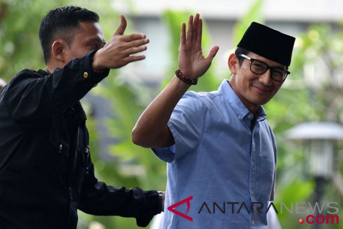 Sandiaga Uno menjenguk Gus Sholah di RSCM