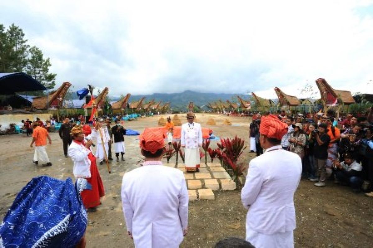 Soni Sumarsono minta penerbangan Toraja kembali diaktifkan