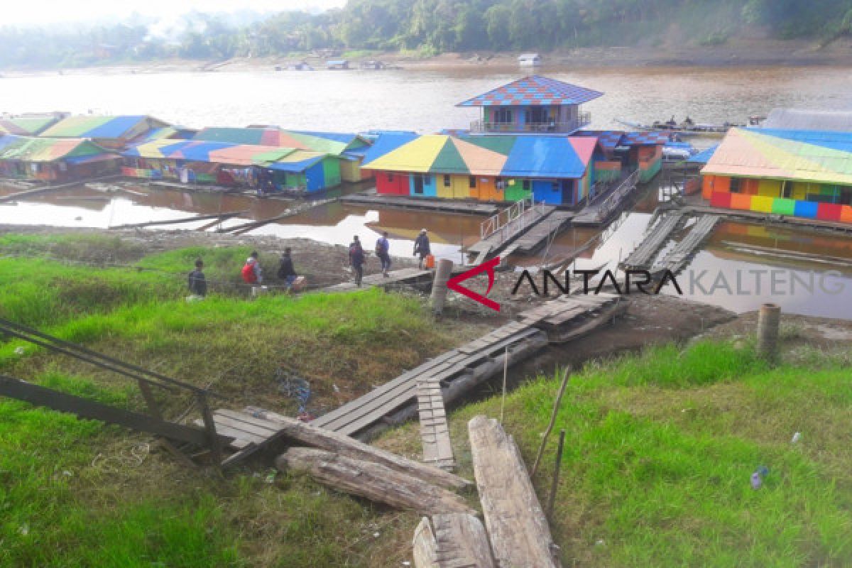 Sungai Barito kembali surut sebabkan angkutan terganggu