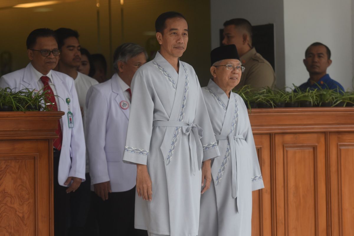 Jokowi-Ma`ruf pair undergo medical check u