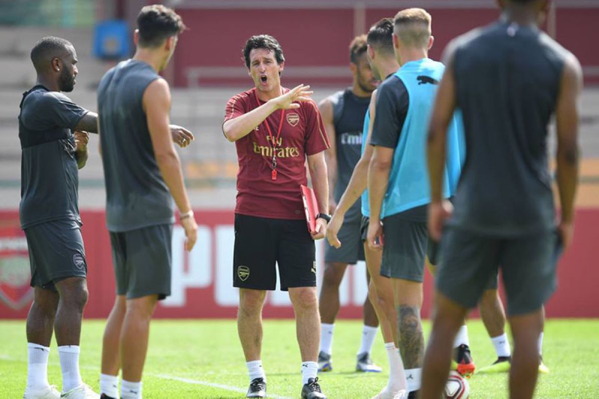 Tidak ada perkenalan lemah lembut bagi Unai Emery