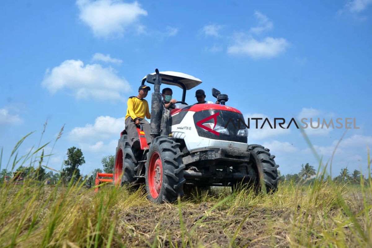 Kejar target swasembada pangan, Kementan lakukan percepatan pengolahan lahan