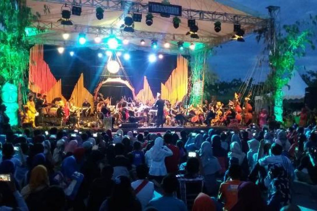 Penampilan Cultur Project pukau pengunjung Indonesiana di Parigi