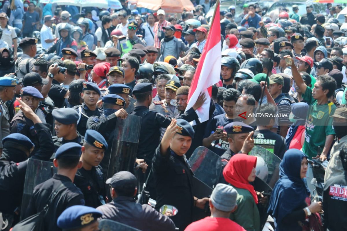 Polrestabes Surabaya Damaikan Ansor-FPI Masalah Ganti Presiden