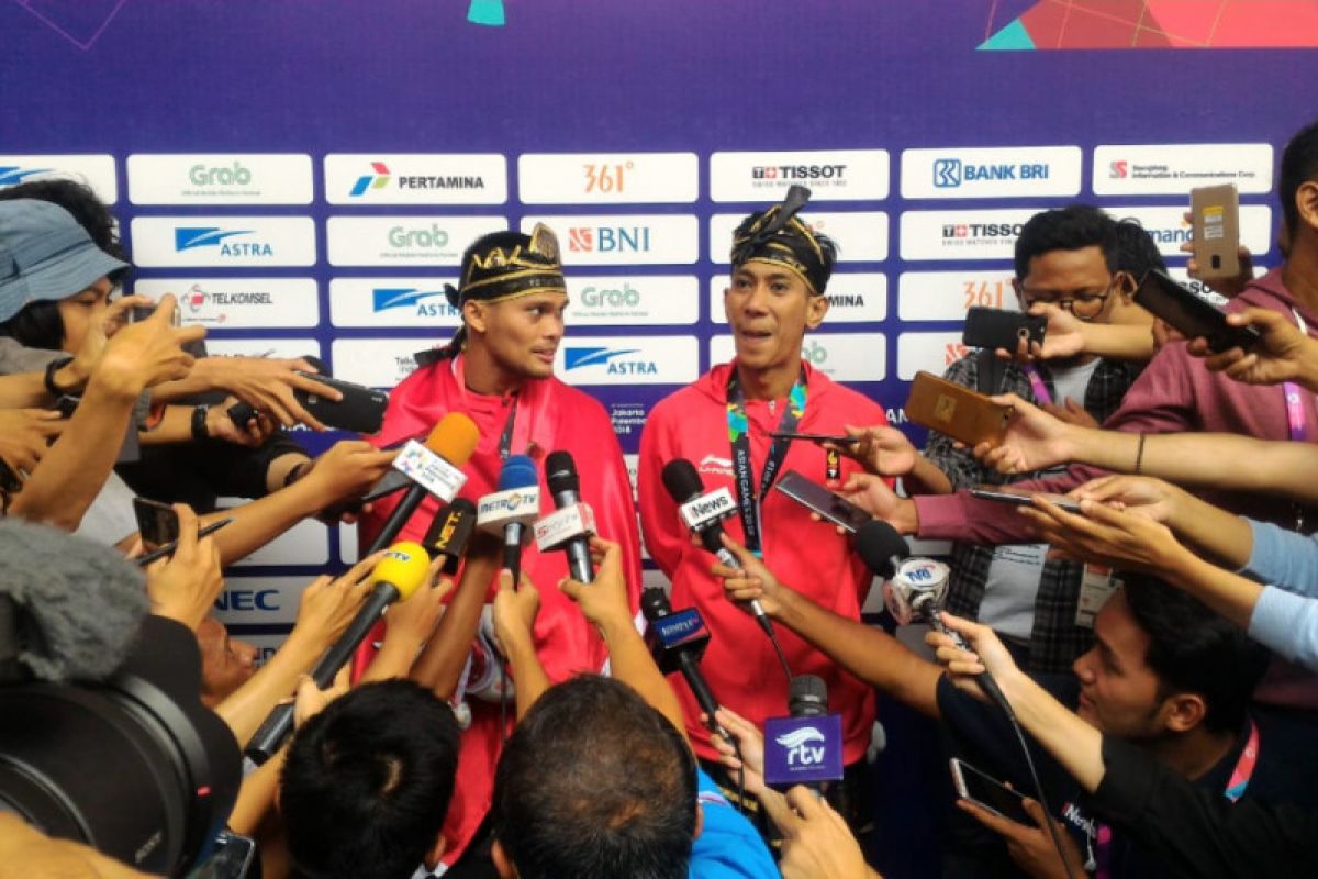 Asian Games (pencak silat) - Indonesian  gold medalist duo dedicates victory to Lombok eart