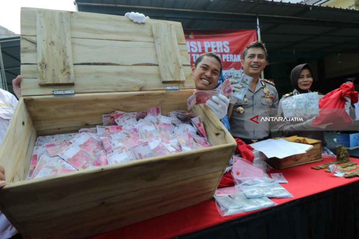 Polisi Surabaya Selidiki Peredaran Uang Palsu